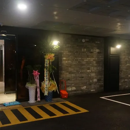Mu Hotel